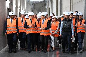 Emmanuel Macron visits the Envision AESC - Douai