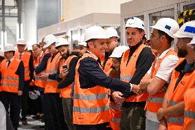 Emmanuel Macron visits the Envision AESC - Douai