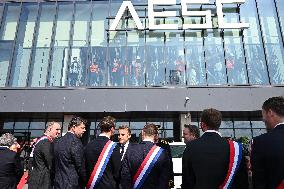 Emmanuel Macron visits the Envision AESC - Douai