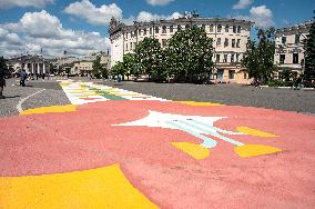"Flowers of Life" drawing in Kyivs Kontraktova Square