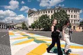 "Flowers of Life" drawing in Kyivs Kontraktova Square