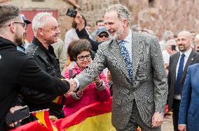 Spanish Couple Visit To Brasonera - Spain