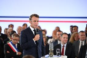 Emmanuel Macron Inaugurates Maison France Services - Wallers