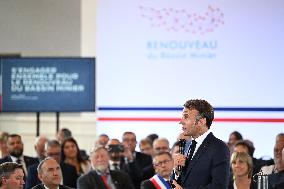 Emmanuel Macron Inaugurates Maison France Services - Wallers