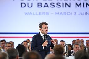 Emmanuel Macron Inaugurates Maison France Services - Wallers