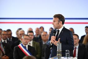 Emmanuel Macron Inaugurates Maison France Services - Wallers