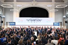 Emmanuel Macron Inaugurates Maison France Services - Wallers