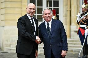 French PM Francois Bayrou welcomes Ukrainian PM Denys Shmyhal in Paris - FA