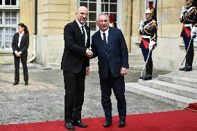 French PM Francois Bayrou welcomes Ukrainian PM Denys Shmyhal in Paris - FA