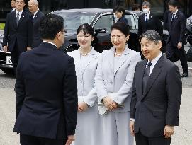 Japanese emperor's family head for Okinawa
