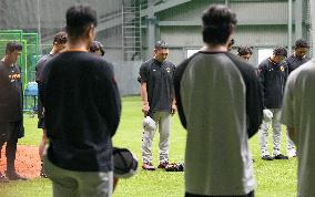 Japanese baseball legend Nagashima dies at 89