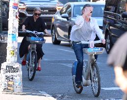 Noami Watts And Billy Crudup Riding Bike - NYC