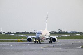 Royal Couple Arriving In Prague