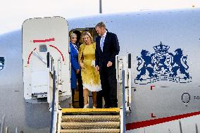 Royal Couple Arriving In Prague