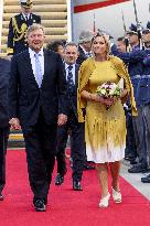 Royal Couple Arriving In Prague