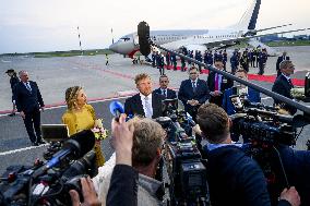 Royal Couple Arriving In Prague