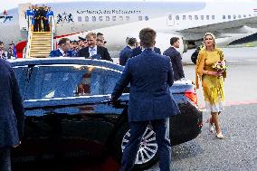 Royal Couple Arriving In Prague