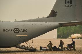 RCAF Assists Evacuees from Manitoba Wildfires - Canada