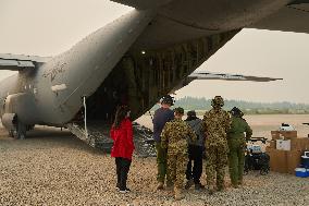 RCAF Assists Evacuees from Manitoba Wildfires - Canada