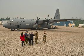 RCAF Assists Evacuees from Manitoba Wildfires - Canada