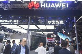 Xpeng Collaborates With Huawei