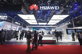 Xpeng Collaborates With Huawei
