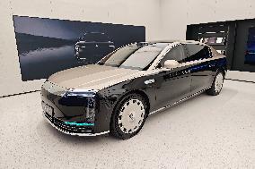 Huawei JAC GROUP MAEXTRO S800 Luxury Car