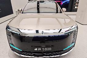 Huawei JAC GROUP MAEXTRO S800 Luxury Car