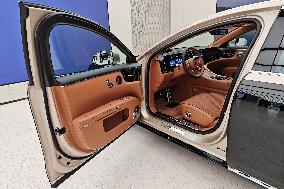 Huawei JAC GROUP MAEXTRO S800 Luxury Car