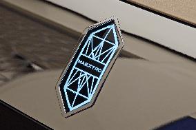 Huawei JAC GROUP MAEXTRO S800 Luxury Car