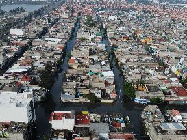 Sudden Rains Flood the Streets - Mexico City