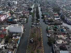 Sudden Rains Flood the Streets - Mexico City