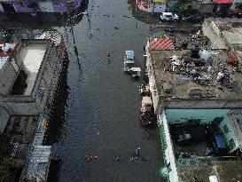 Sudden Rains Flood the Streets - Mexico City
