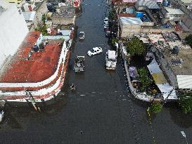 Sudden Rains Flood the Streets - Mexico City