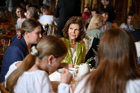 UKRAINIAN CHILDREN ROYAL PALACE