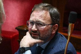 Speeches before a Motion de censure vote at the National Assembly FA
