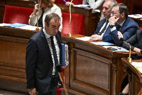 Speeches before a Motion de censure vote at the National Assembly FA
