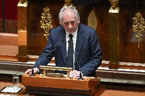 Speeches before a Motion de censure vote at the National Assembly FA