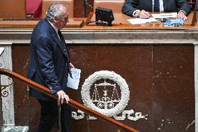 Speeches before a Motion de censure vote at the National Assembly FA