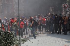 CNTE Teachers Unrest to Demand 100% Salary Increase - Mexico City