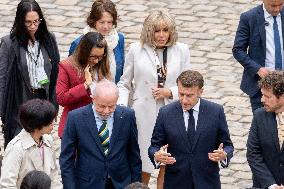 Emmanuel Macron welcomes Lula Da Silva to Les Invalides - Paris AJ