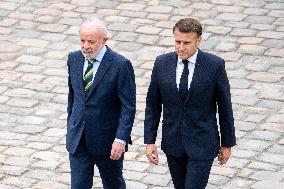 Emmanuel Macron welcomes Lula Da Silva to Les Invalides - Paris AJ