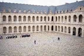 Emmanuel Macron welcomes Lula Da Silva to Les Invalides - Paris AJ