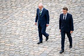 Emmanuel Macron welcomes Lula Da Silva to Les Invalides - Paris AJ