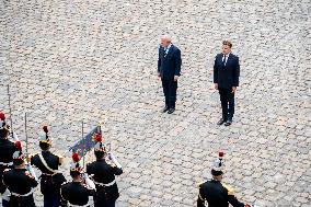 Emmanuel Macron welcomes Lula Da Silva to Les Invalides - Paris AJ