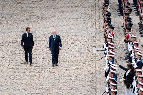 Emmanuel Macron welcomes Lula Da Silva to Les Invalides - Paris AJ