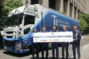 Self-driving truck