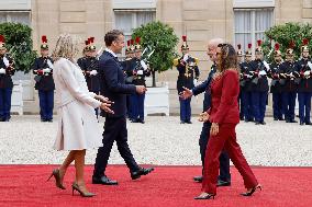 Macron Welcomes Lula At Elysse - Paris