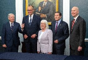 Chancellor Merz of Germany Meets a Bipartisan Group of US Senators