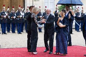 Emmanuel Macron welcomes Luiz Inacio Lula da Silva for a State diner at the Elysee - Paris